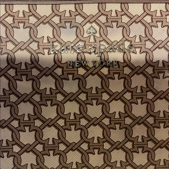 Kate Spade Tan and Cream Geometric Laptop Case - Picture 2 of 5